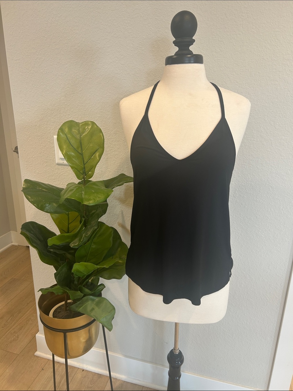 Black 78 & Sunny V-Neck Spaghetti Strap Tank Top NWOT